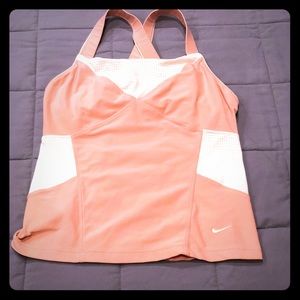 EUC Nike women sport top/bra